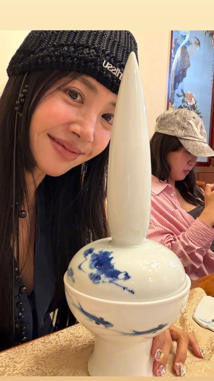 兔子明星分析蔡依林逛成都相亲角 1. 🔥2026 丙午旺火年烈火持续消耗辛金，
