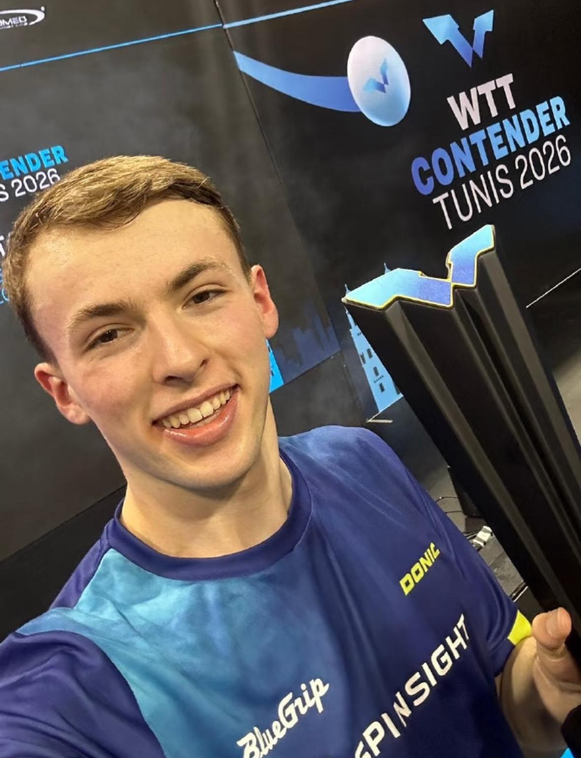 2026WTT常规挑战赛突尼斯站 冠军🏆们的自拍——科顿获男单冠军🏆！
科顿