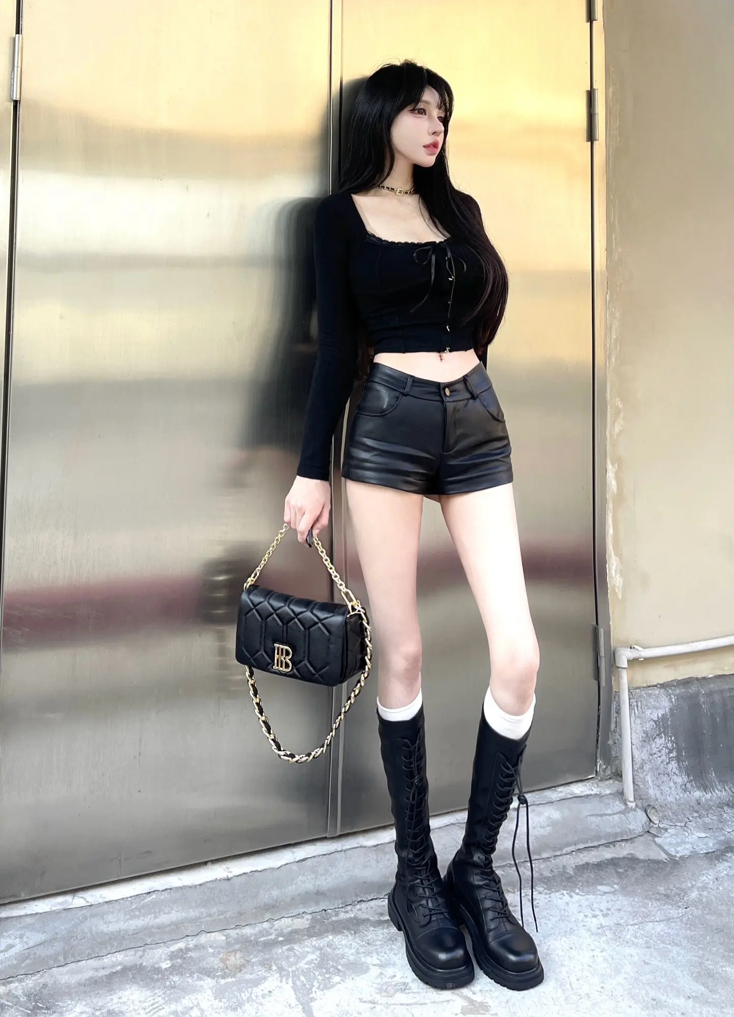 黑色回归一下～又姐又御，现在我来问你一下，这套你觉得是御姐多一些还是辣姐多一些呢？