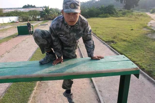 20岁那年，我当兵去了大西北。
如今22年过去了，战友们都已经人到中年，有的做生