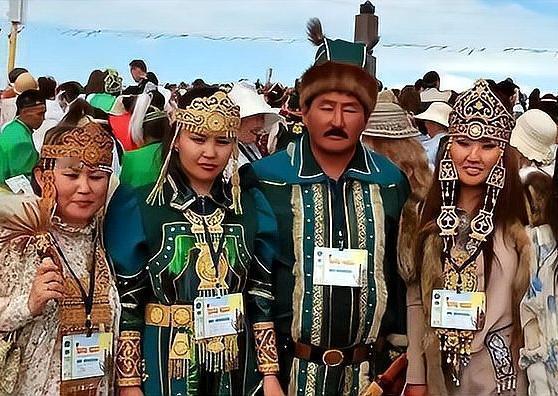 世界第二大黄种人行政区，领土面积超过印度，将中国视为母国
 
你们猜这地方在哪？