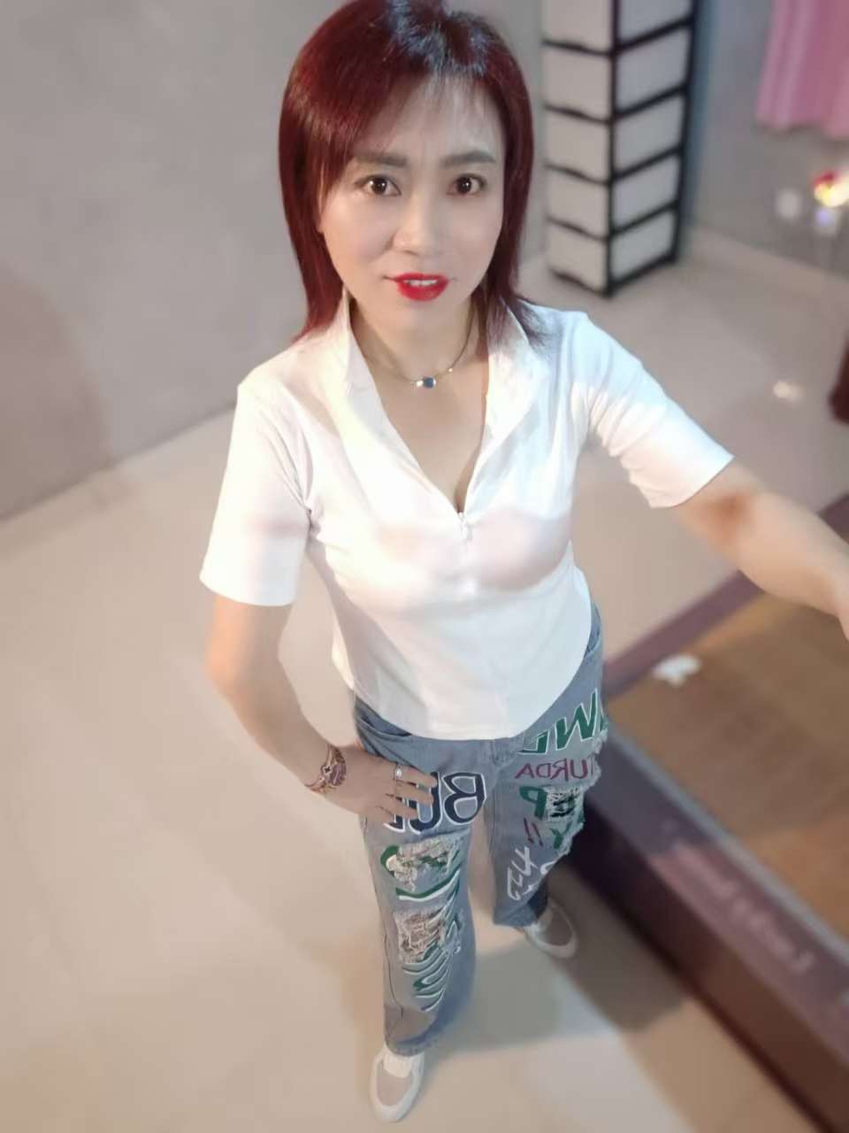 有些路，不走心不甘，走了满身是伤痕，人生就是这样，无论怎么选都有遗憾。