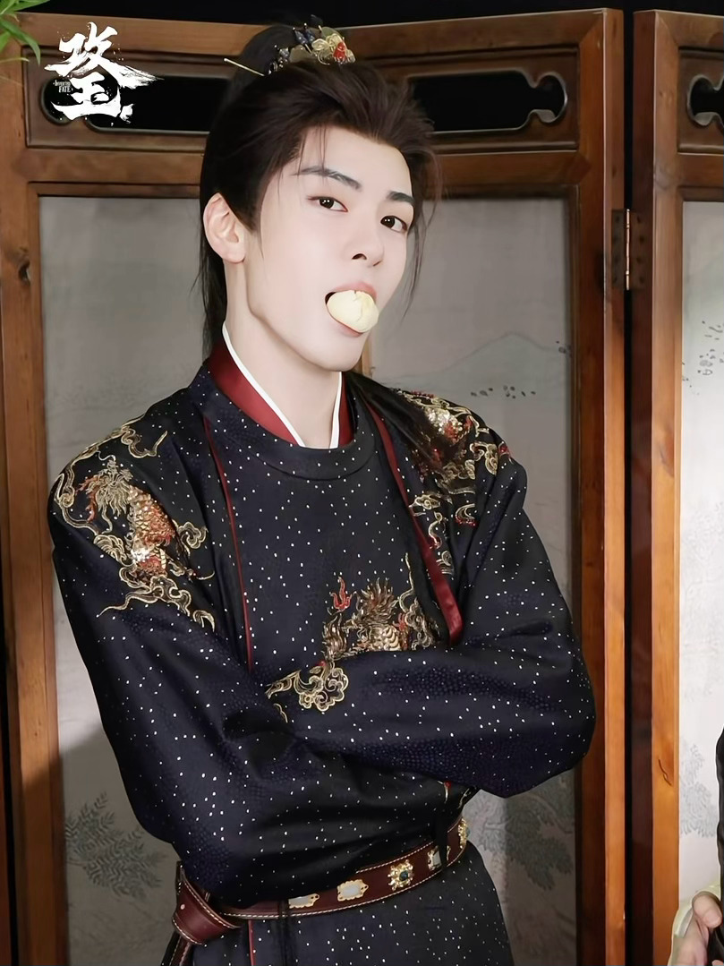 叼着饼完全小狗来的 ​​​