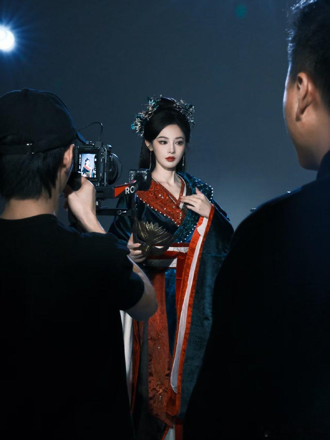 彭小苒新古装 朝无念开机 一路稳步前行打磨演技，彭小苒接演《朝无念》武侠女主，角