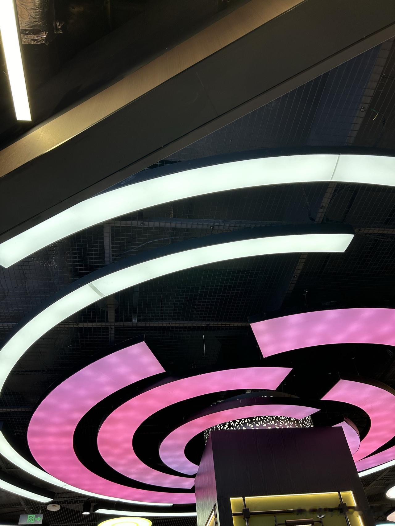 普通人怎么去找到能够产生复利的事情呢？

很多人一听到复利这个名词，就下意识地觉