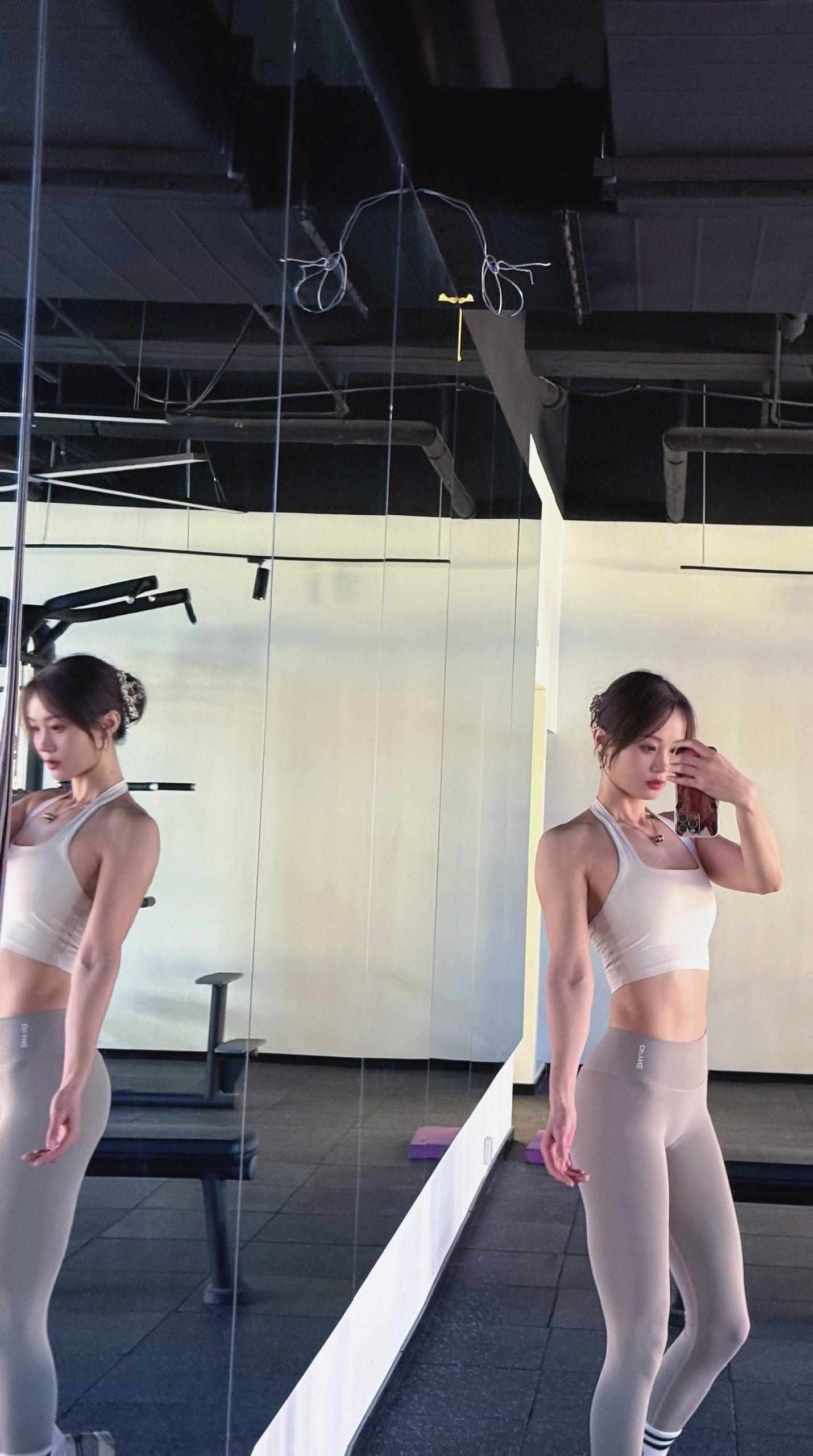 我们一起做纯情蟑螂