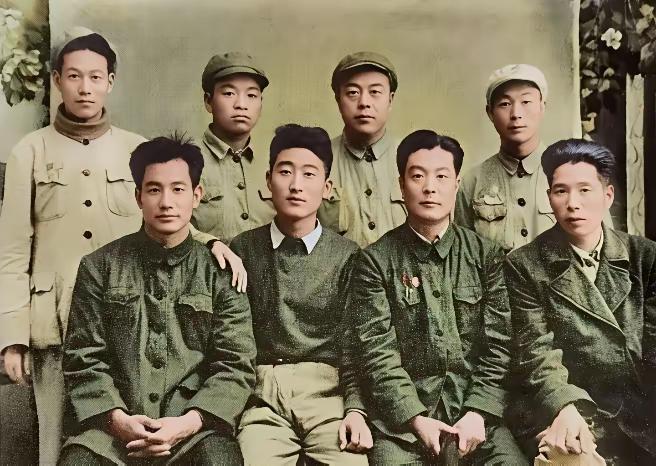 王铎：男士电影明星
我就认识张平，还有电影《小兵张嘎》上的罗金宝。