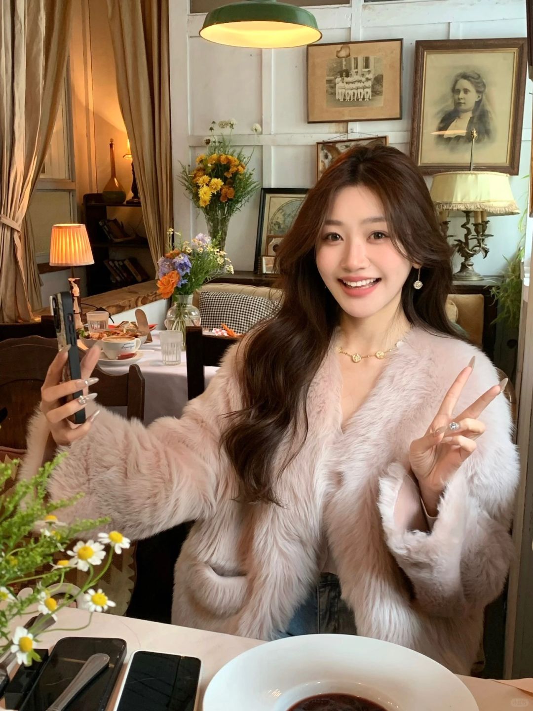 当我模仿韩女吃饭拍照📸️