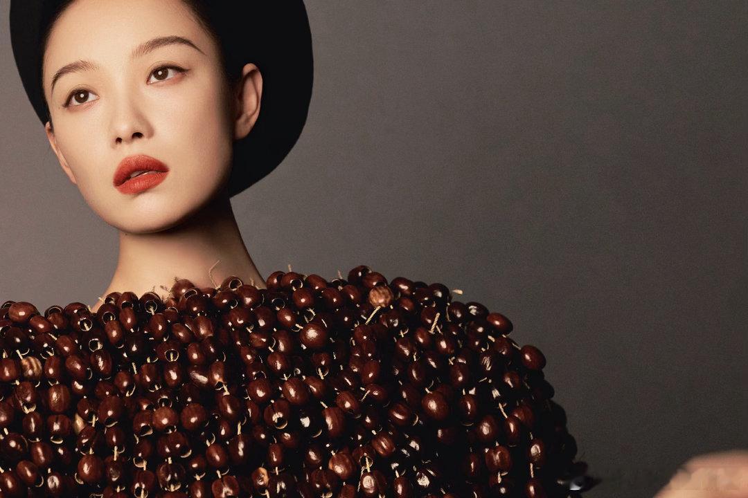 倪妮古典画卷走出的美人看倪妮杂志对我的眼睛很友好 极简线条讲古风故事，倪妮的骨相