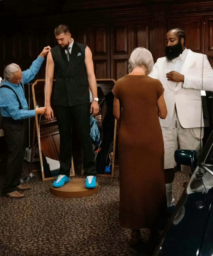 哈登祖巴茨合体拍摄广告大片📷 