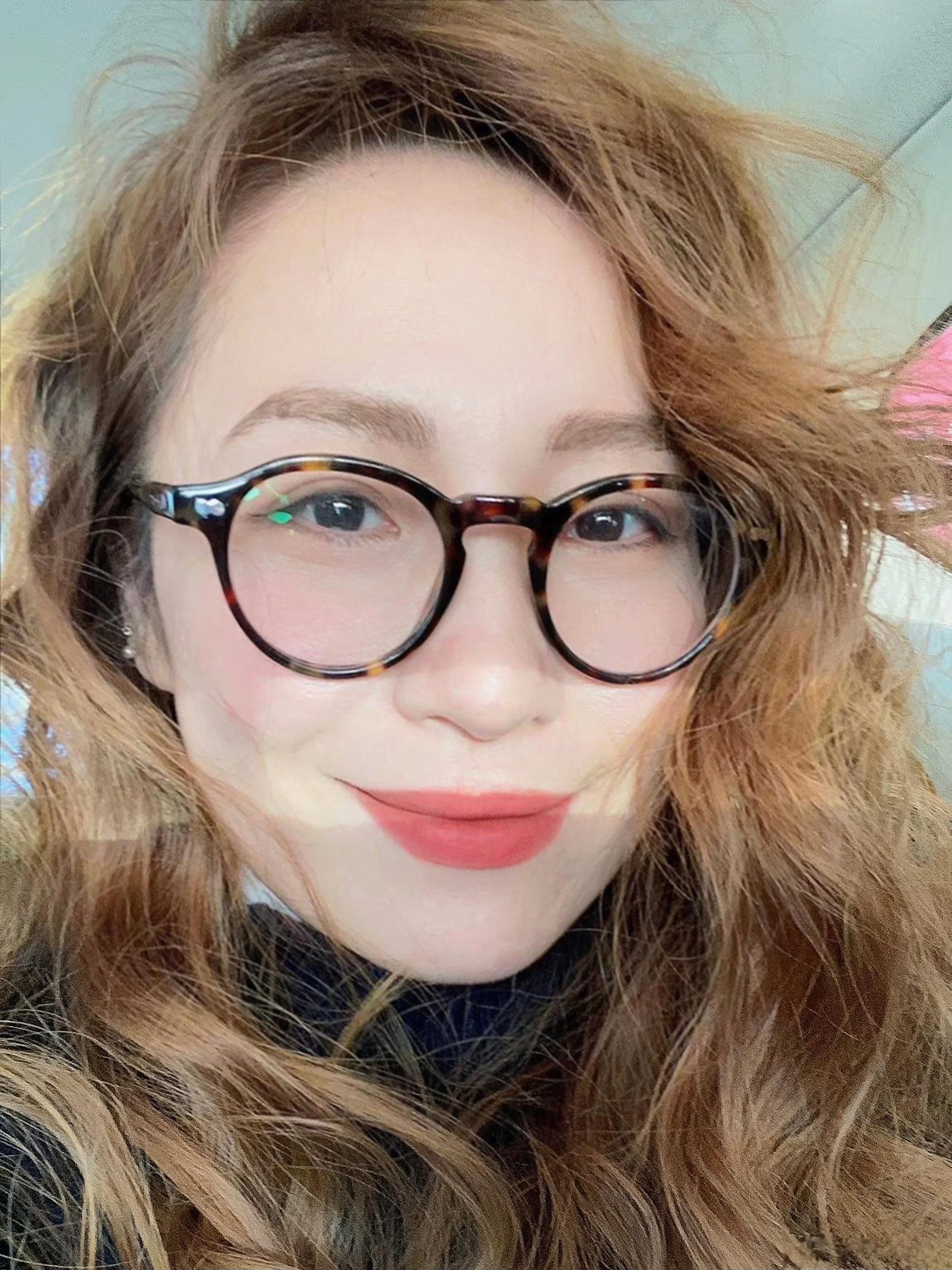 眼镜一戴谁能不爱？ ​​​