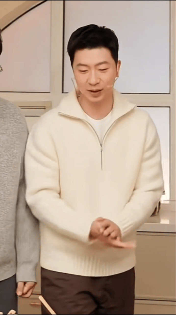 这小表情 撒娇似的“挪正了～”马龙