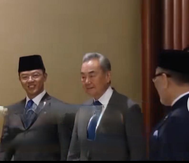 印尼的镍矿开采的问题解决了吗？这种左右逢源的国家一定要提防！不能让他们反复乱搞，