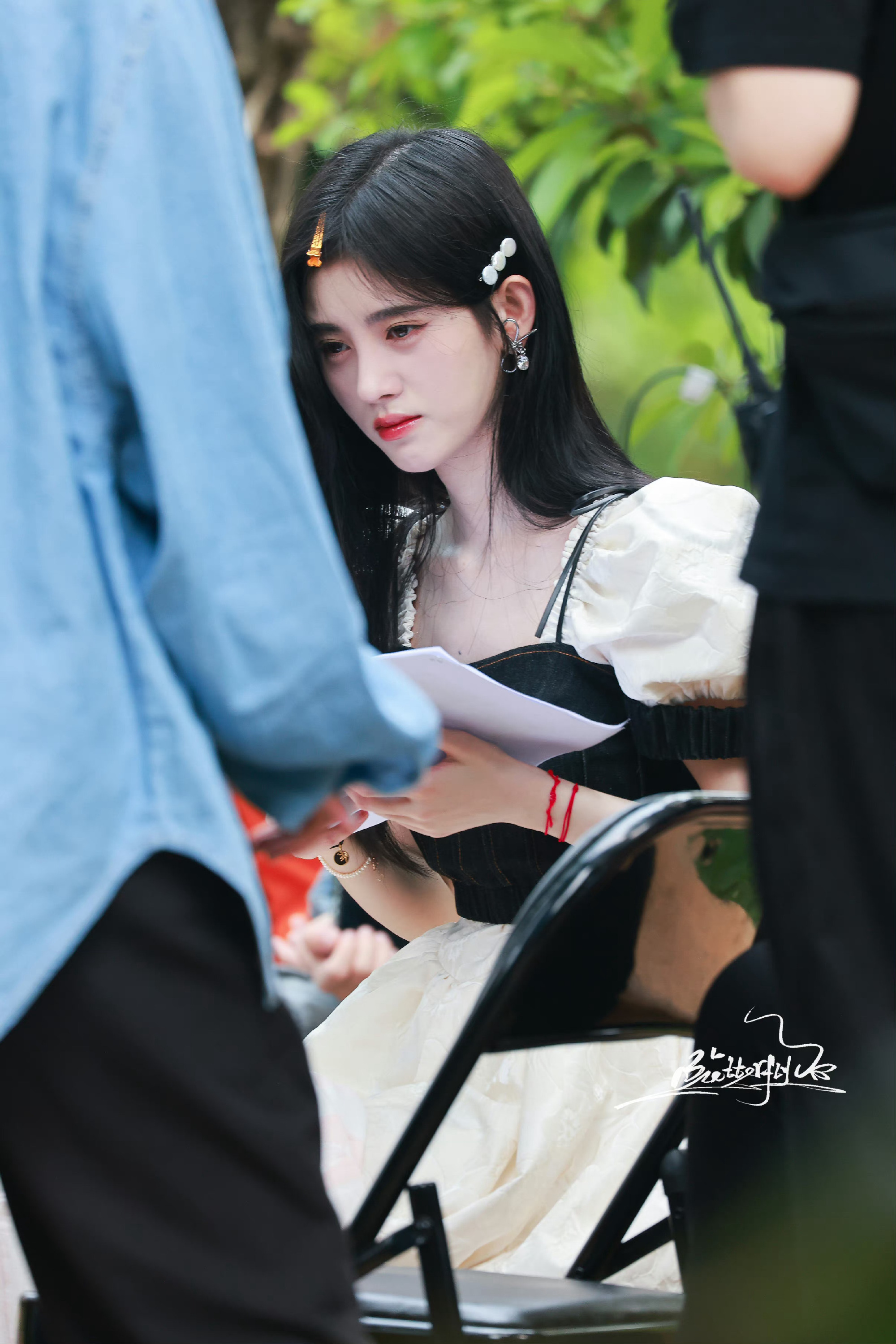 #鞠婧祎[超话]#好美的学姐啊,哦原来是我们元气满满的小鞠啊“海的那边是海 书的