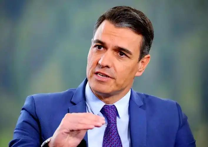 西班牙一直拒绝让美军使用其境内的基地打击伊朗，可把美国总统老特气坏了。盛怒之下的