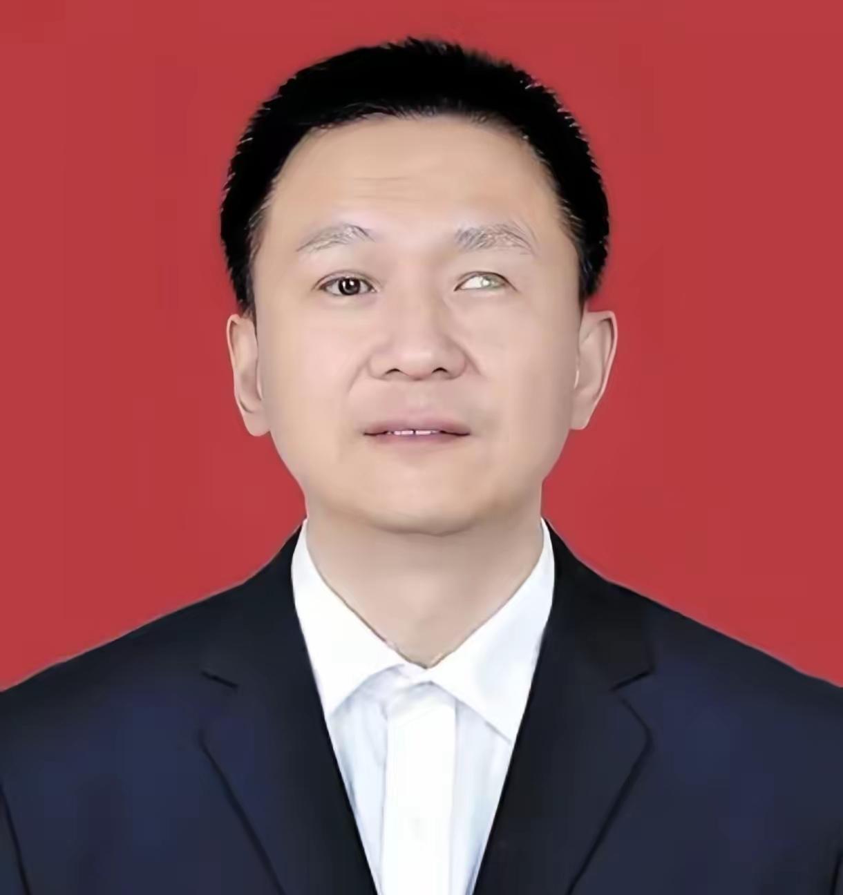 不少人觉得，一个在战场上永远失去光明的战士，人生便被黑暗牢牢禁锢。王琦，却活出截