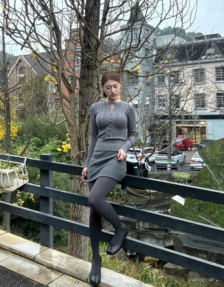 女人怎样穿搭，更显气质