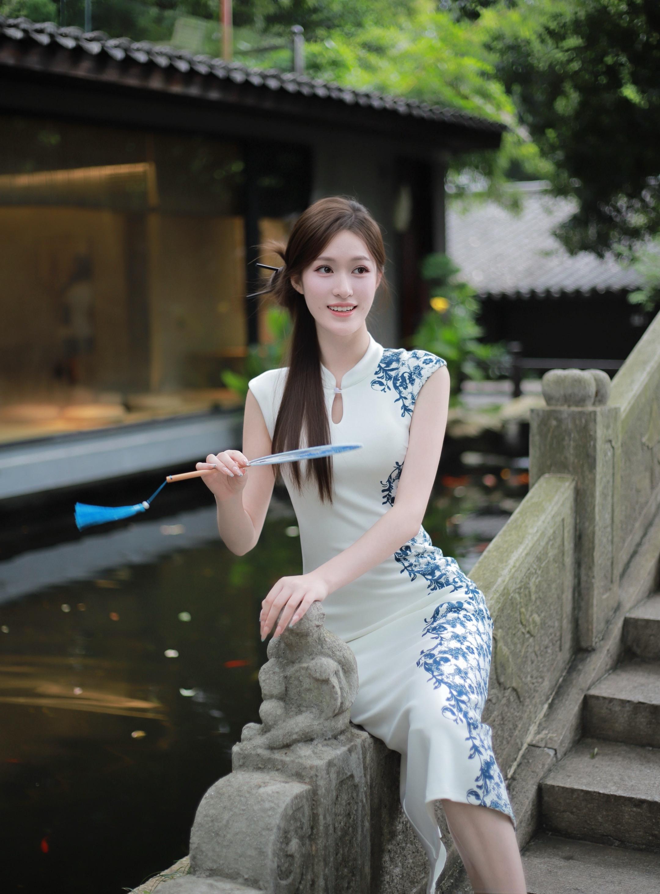 天青色等烟雨 而我在等你