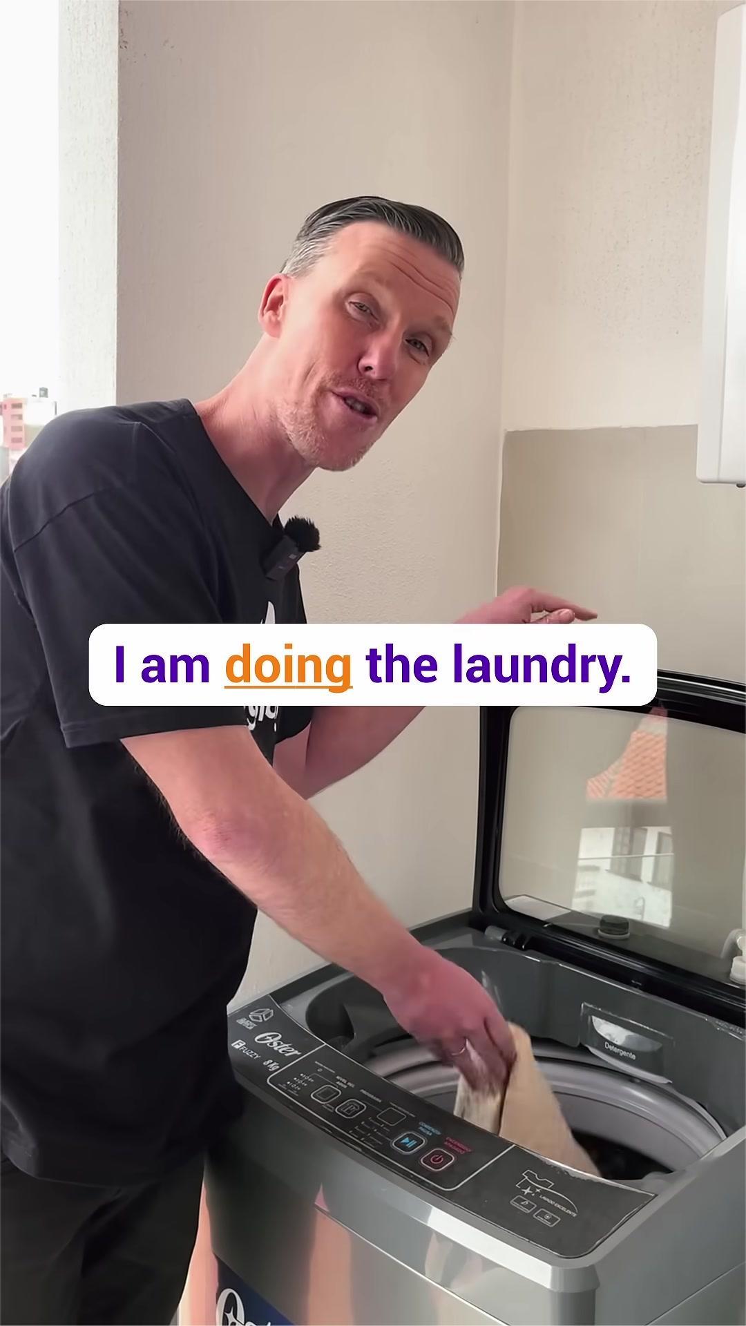 I am sweeping the floor.
I am mopping th