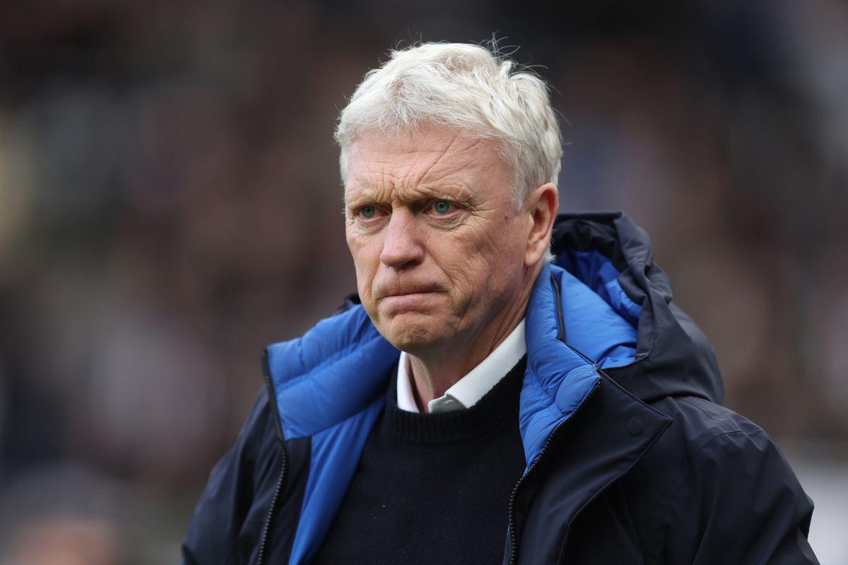 大卫·莫耶斯要求阿恩·斯洛特在关键默西赛德郡德比前停止抱怨裁判
——莫耶斯回击斯