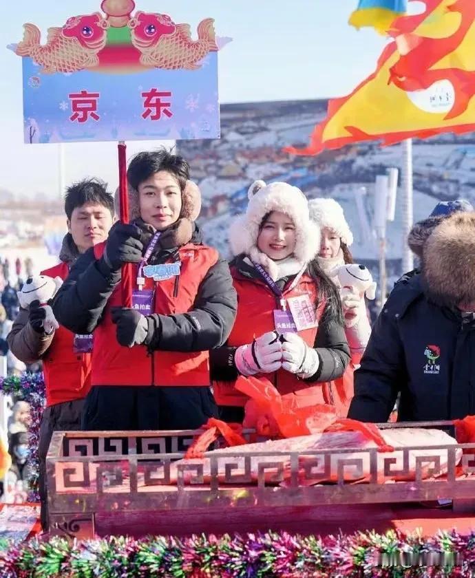 看到查干湖“头鱼”拍出169万，起初我是嗤之以鼻的。后面看到是京东拍的，我对此产