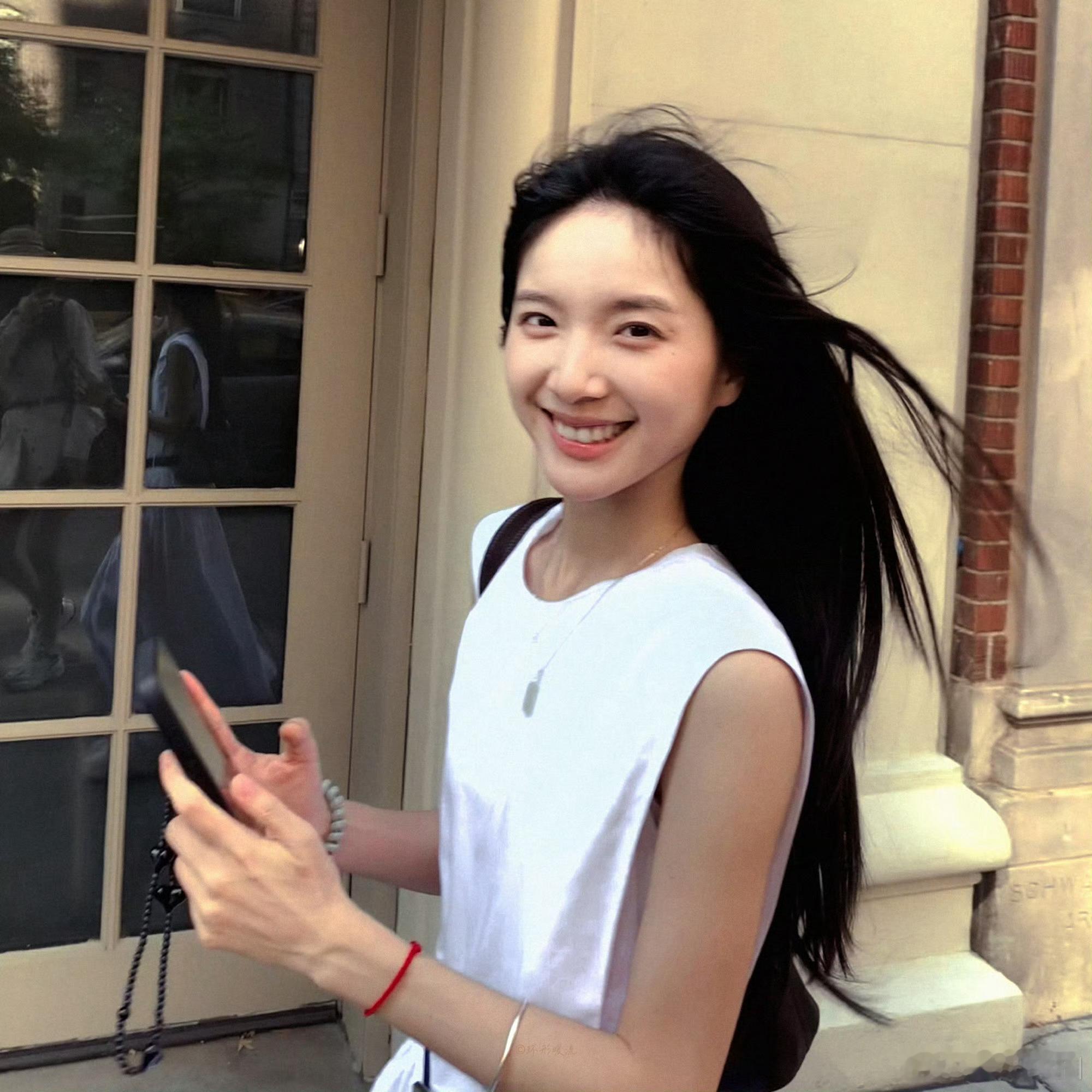 李思潼 柔和的像一汪温润的山泉水 