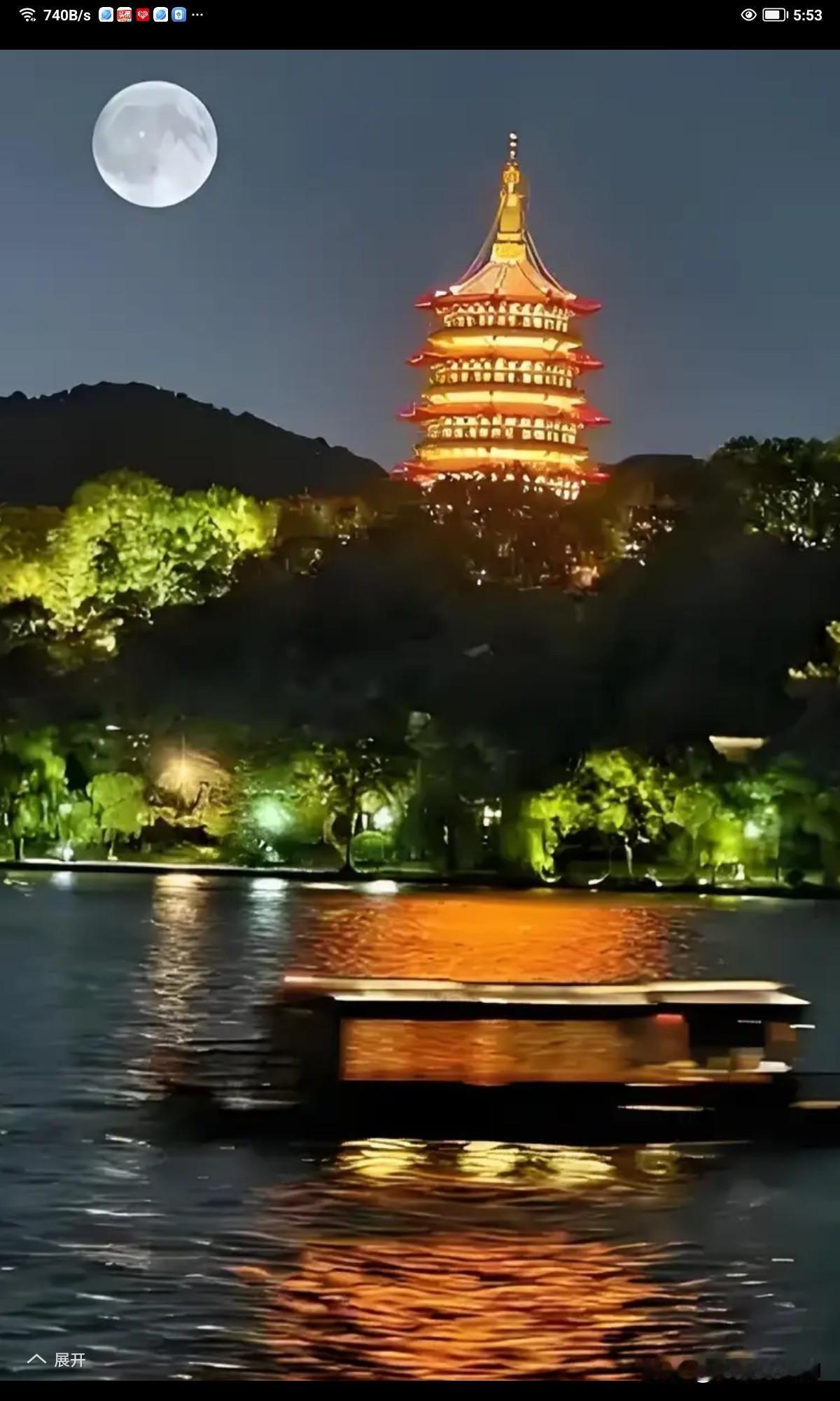 空山冷月入帘来，
寺传金钟诵经声。