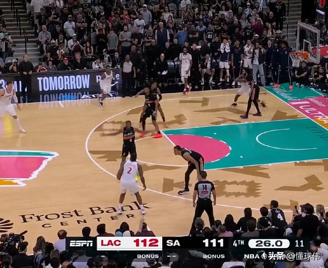 就是不让小卡进攻！福克斯谈伦纳德：

“我们就是不让伦纳德进攻。”

“赛前就制