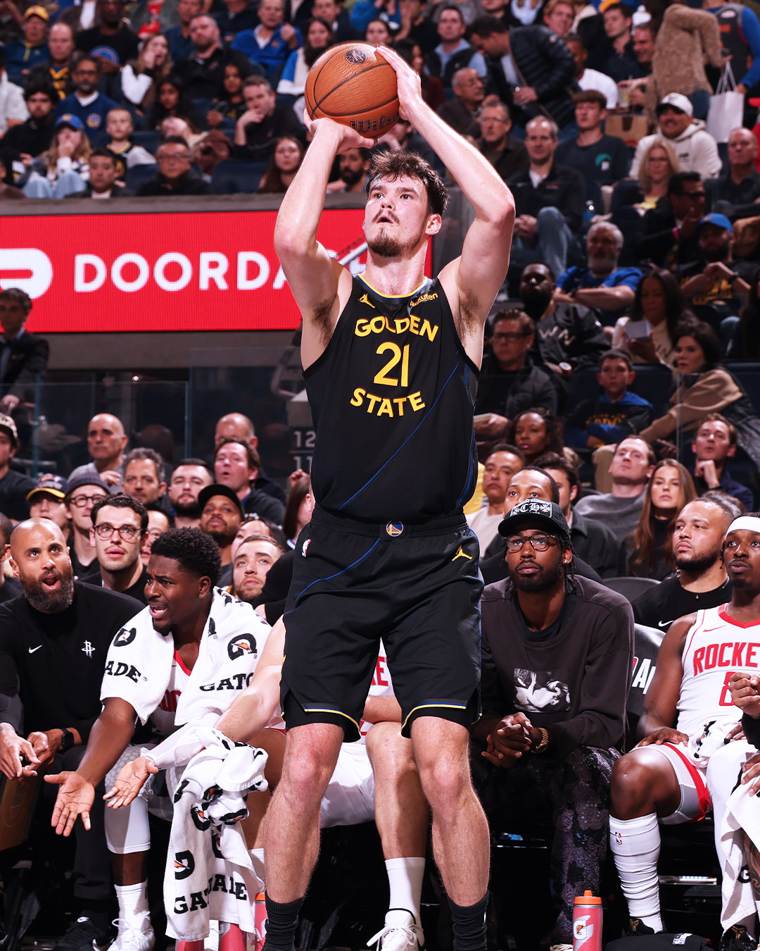 波斯特12分，5篮板，3抢断，1助攻，1盖帽。火箭vs勇士