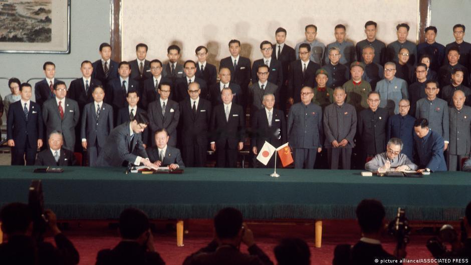 1971年，美国总统尼克松在未预先告知盟友日本的情况下，突然宣布访华，这一举动在