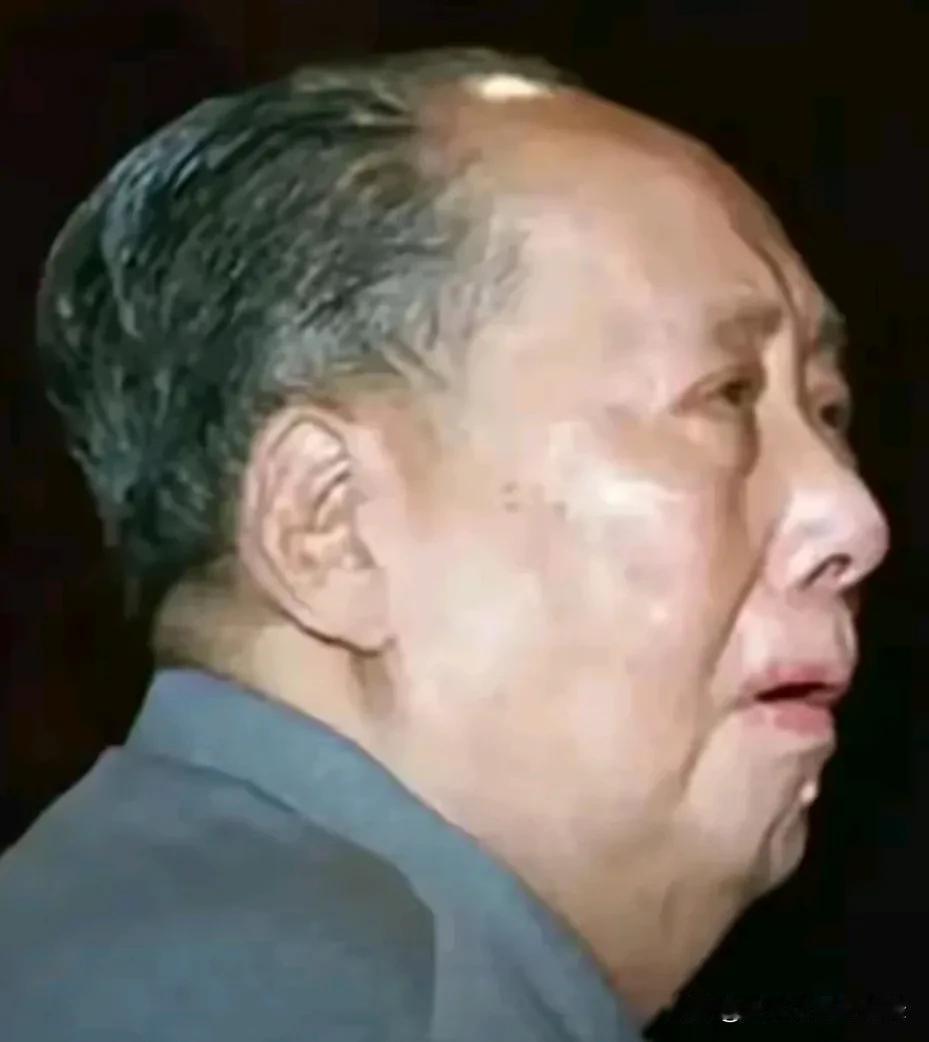 伟大的领袖毛主席为国为民操劳一生，亿万人民永远怀念您…