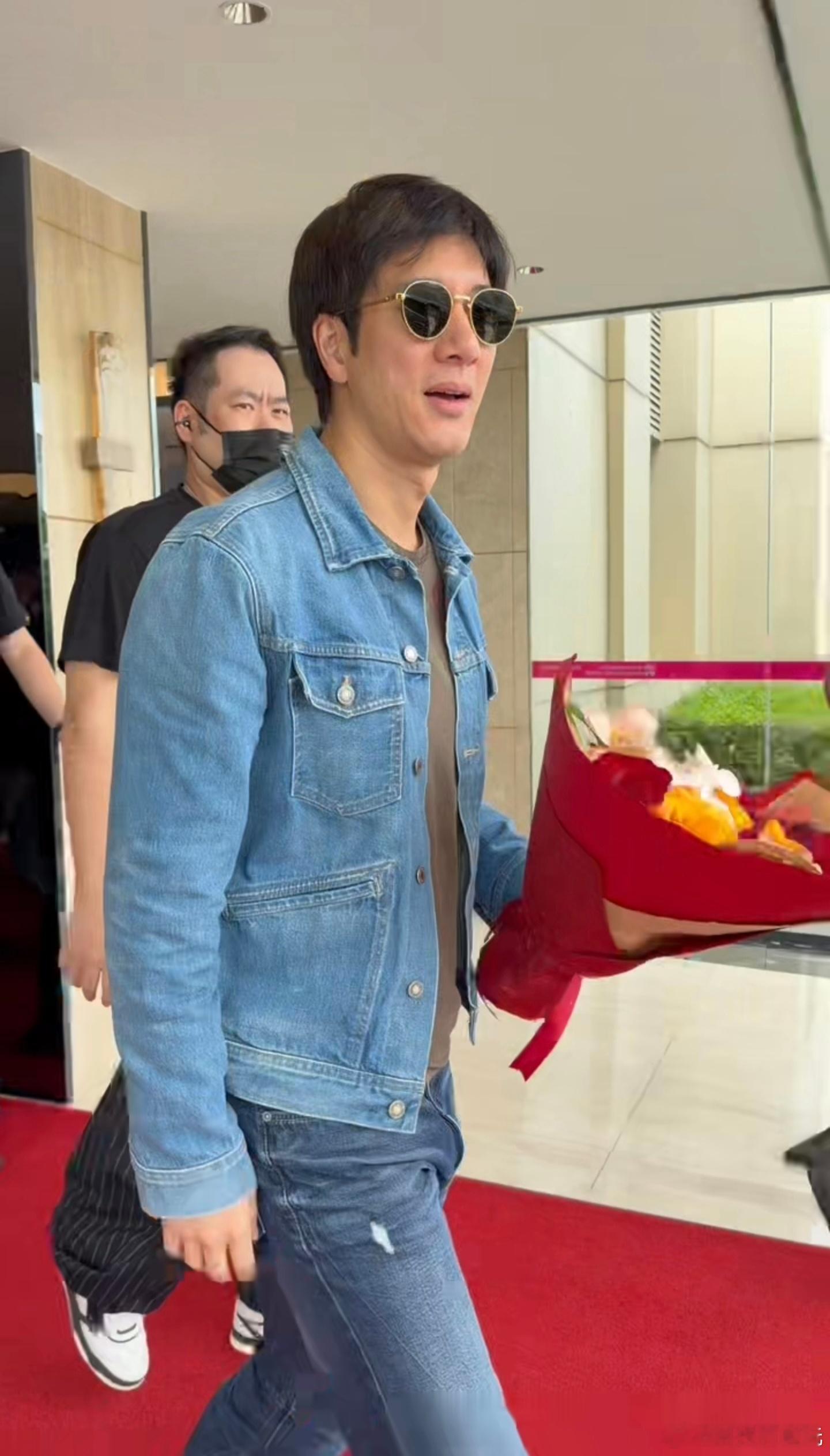 王力宏亮相腾势N9闪充版发布会王力宏居然跟我一起来深圳了，看样子是来参加今晚的腾