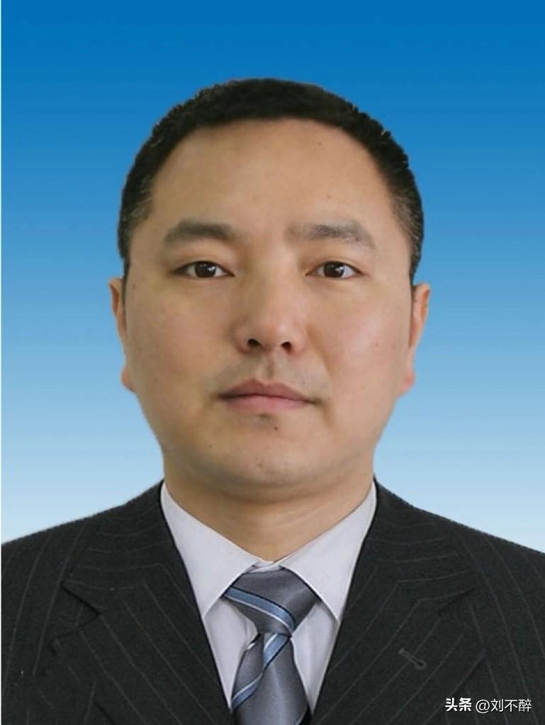 五河县委书记刘中原任上被查。
从军营到地方，从县长到书记，一路顺风顺水。
任现职