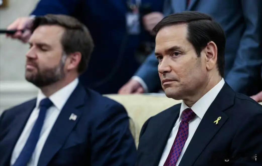 特朗普最钟意的两个“接班人”！
据美国政治新闻网（POLITICO）于十月中下旬