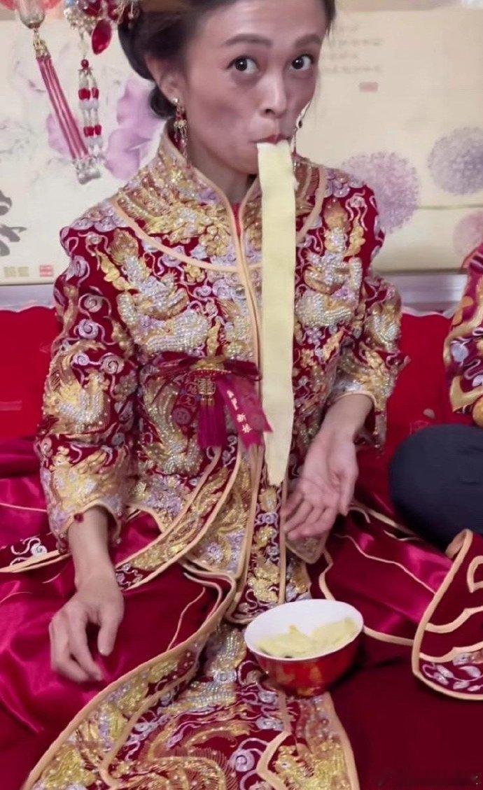 怪不得会离婚，原来是结婚的时候没有吃喜面啊！下次一定要补回来￼。  