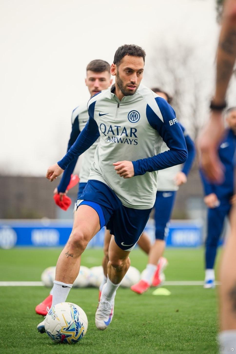 马里：恰球王已经回归球队训练欧冠16强出炉国际米兰无缘欧冠淘汰赛热点现场 回来了