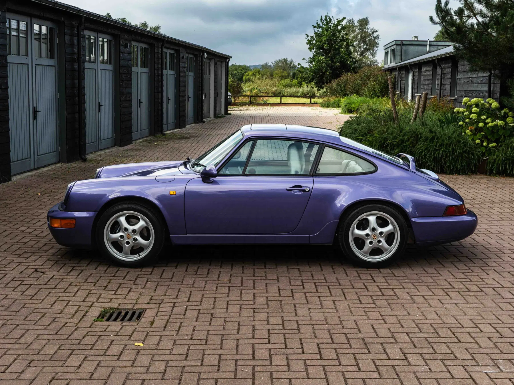 奥迪RS 5 B9，颜值还是在线！Violet Blue金属漆，经典车色，保时捷