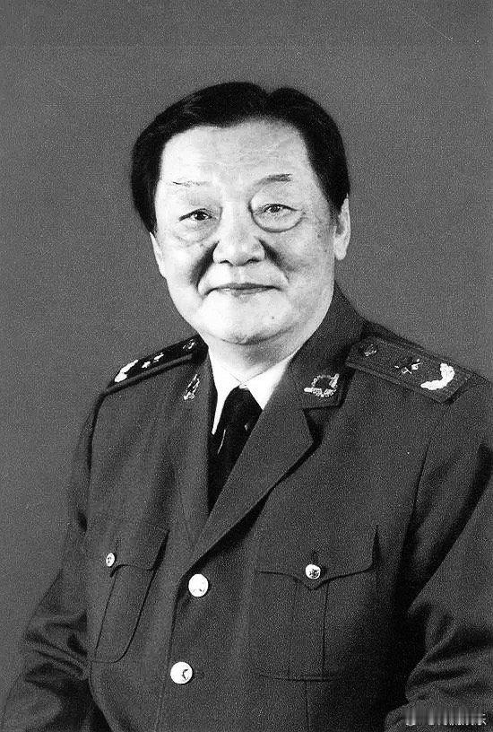 著名导演翟俊杰去世 据报道，著名导演、编剧翟俊杰因病于23日晚在京逝世，享年84