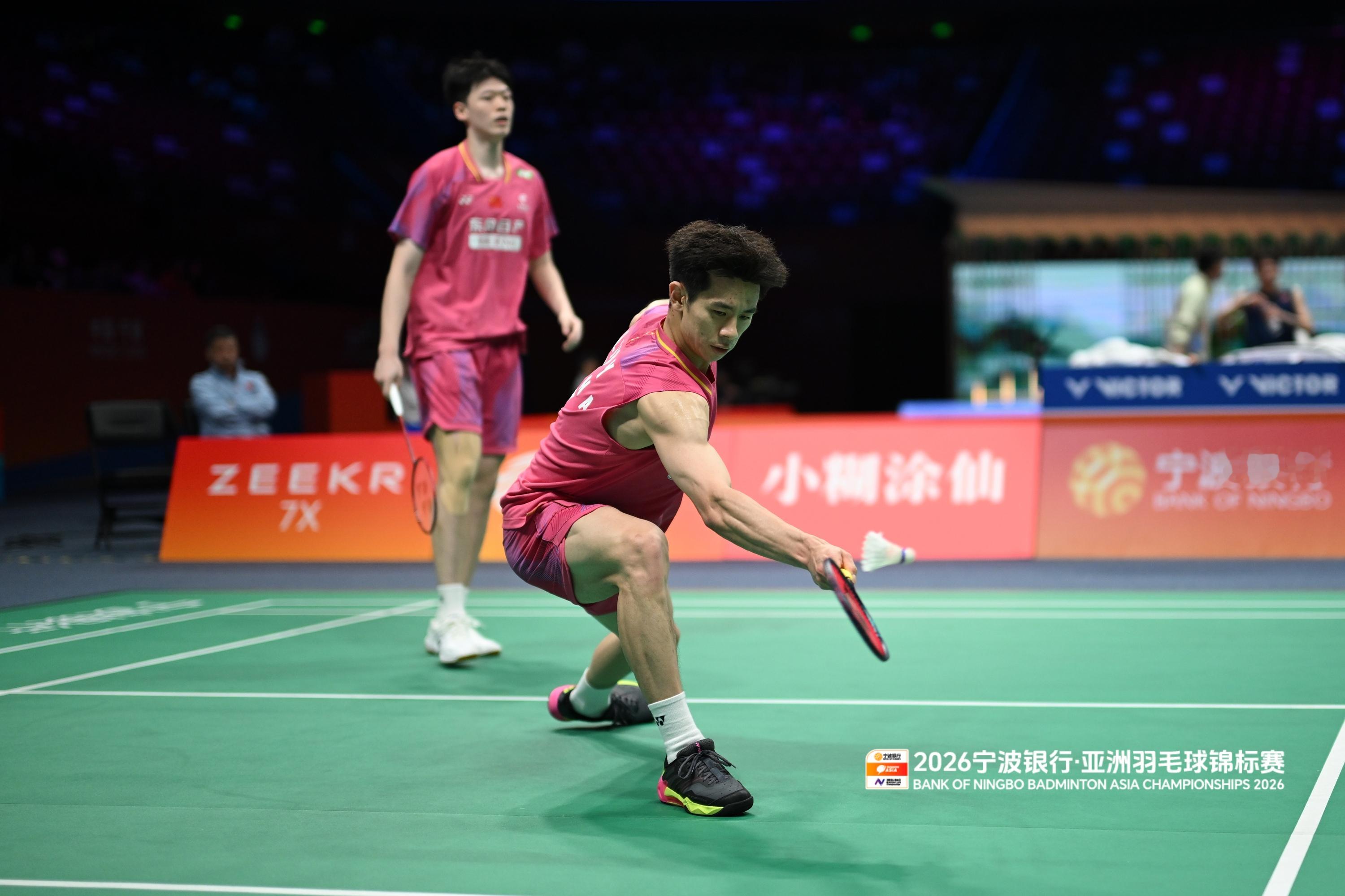 毅柏晋级亚锦赛次轮陈柏阳/刘毅🇨🇳 21-13、21-16 🇯🇵野村拓海