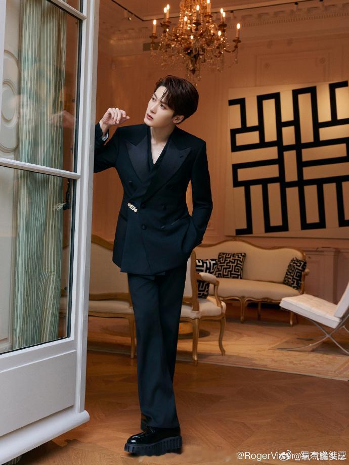 檀健次RV全球品牌代言人官宣 