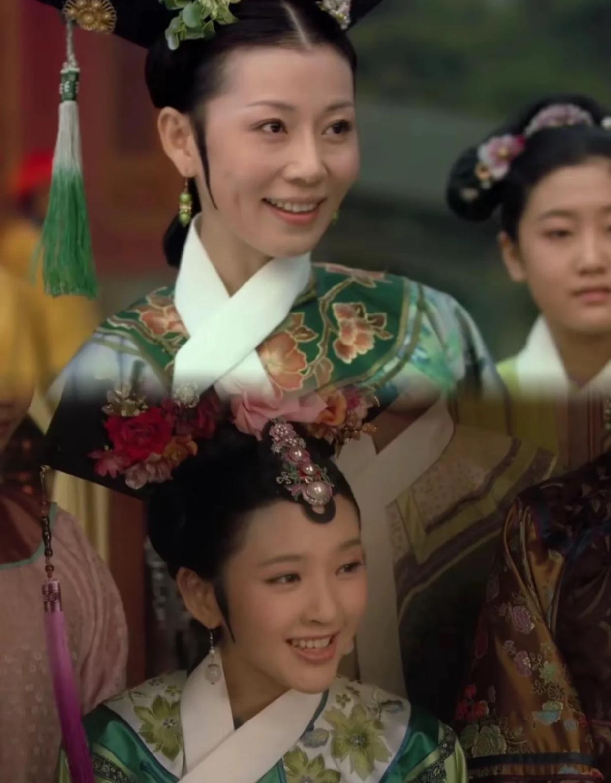 当年追剧还这么没看出来，
原来“实在貌美”的瓜六是齐妃的替身啊，
无脑但美丽那一