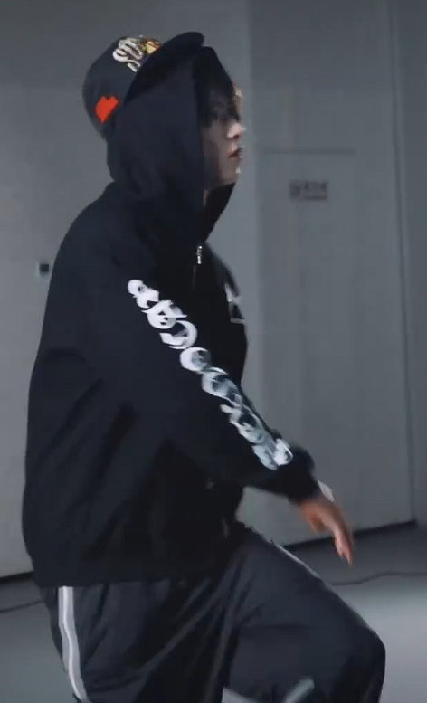 刘耀文帅哥的舞蹈花絮 刘耀文的舞蹈花絮vlog 刘耀文的舞蹈花絮vlog，刘耀文