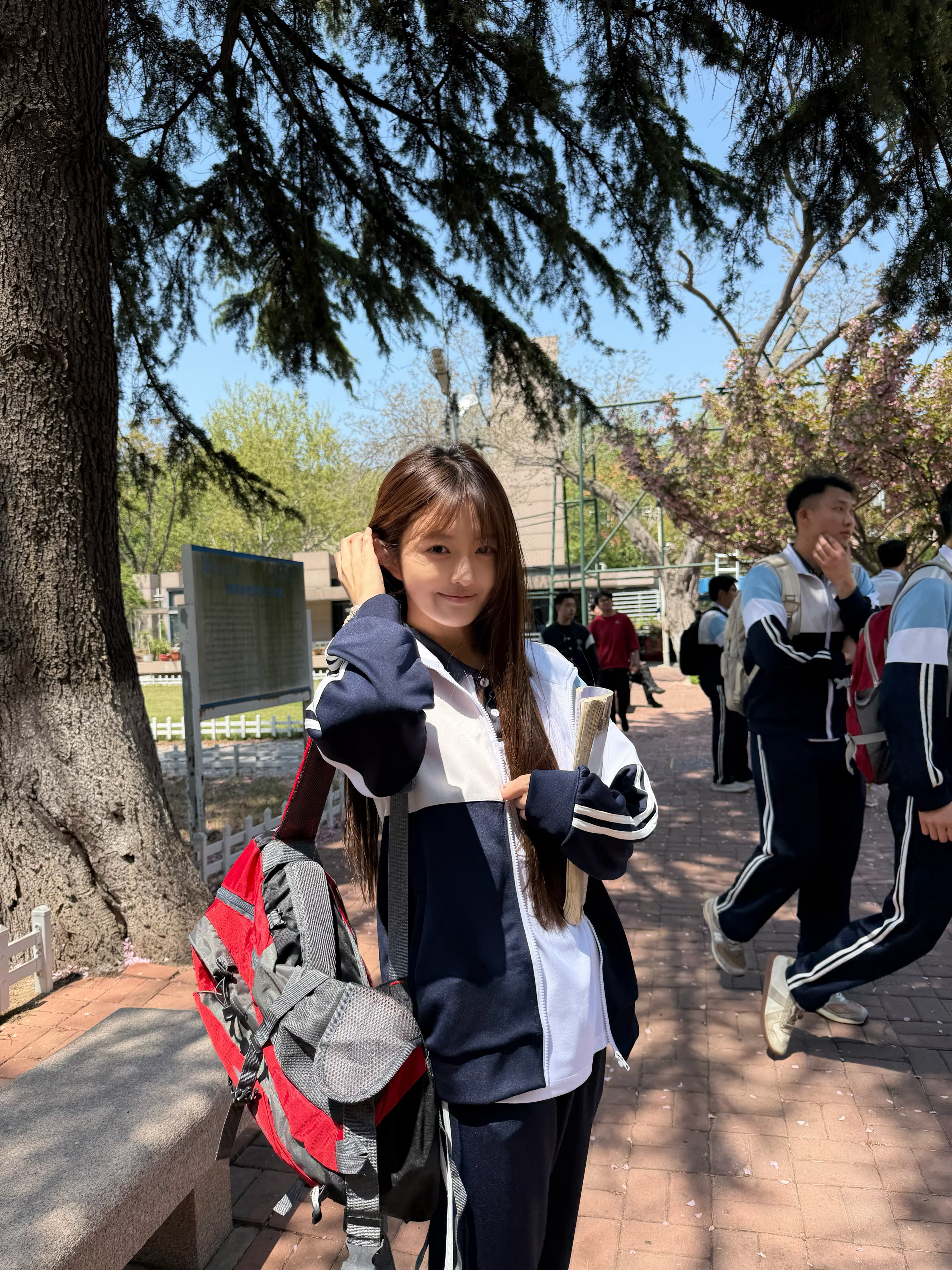 人类需要爱和阳光☀️ 