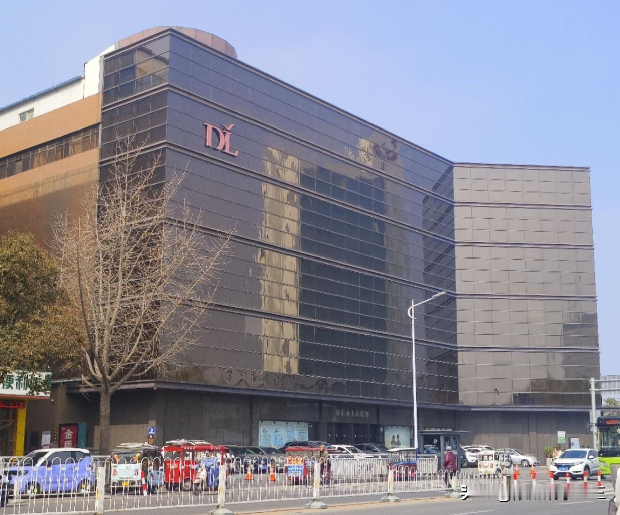 胖东来为什么做不大？
胖东来为什么敢毫无保留的输出自己的经营策略？到处帮人爆改。