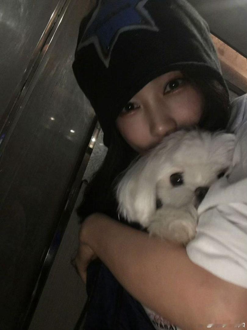 李一桐直播找凌玲李一桐四川话版谁是凌玲 老剧名场面被方言重新演绎，带来完全不一样