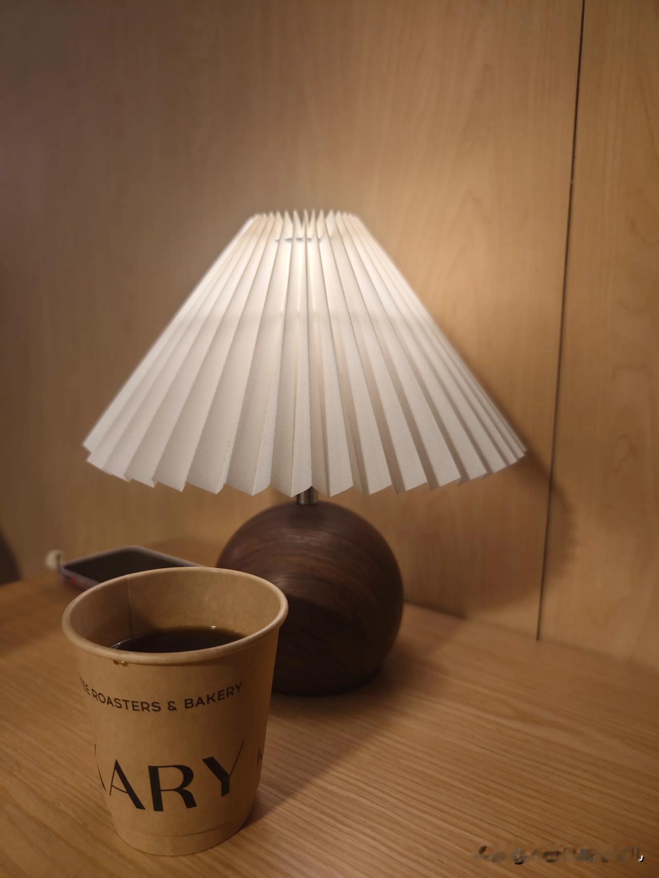 今天是咖啡过足瘾
发现个奇怪现象
沐浴露、咖啡………啥都《满陇桂………》？