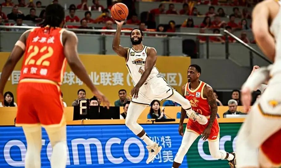 辽宁又被打趴下了！
        CBA半决赛浙江2：0领先辽宁，即使回到主场