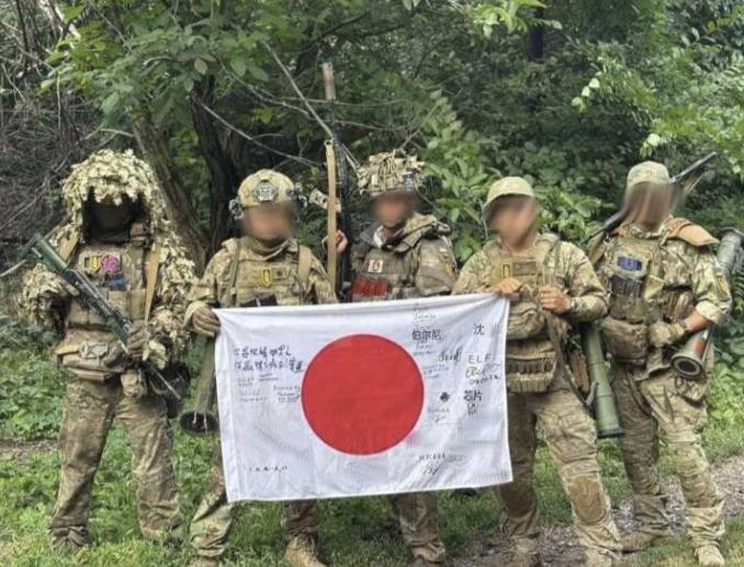 乌克兰陆军新成立的"亚洲志愿军"由日本等国志愿者组成。这支部队中的日本人约70人