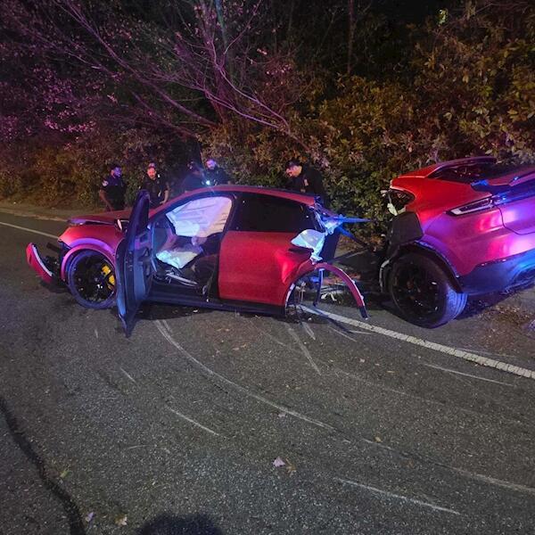 这要是发生在国内，就这一张图，保时捷销量能直接腰斩。 