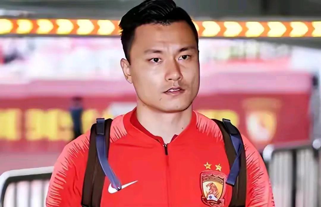 郜林斯曼或许已经被人淡忘了，现在回想起来，曾经的郜林国家队似乎比现在的国足更强。